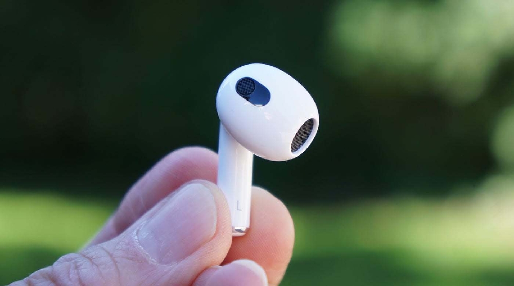 Airpods (3rd Gen) Review: Stellar Audio, OK Fit | by Lance Ulanoff | Oct,  2021 | Debugger